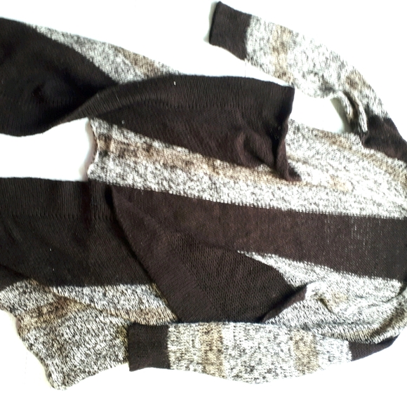 Hearts sweater 3 for $30 - Picture 1 of 2